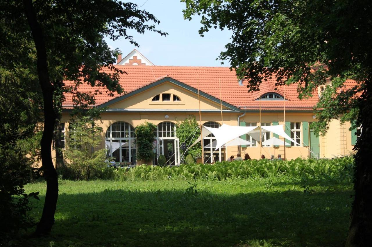 מלון Kavaliershaus Krumke - Gaestehaus Im Schlosspark - Schluesselbox - Kein Tv מראה חיצוני תמונה